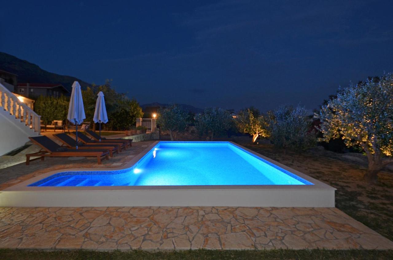 Holiday Home Nevera Kaštela Buitenkant foto