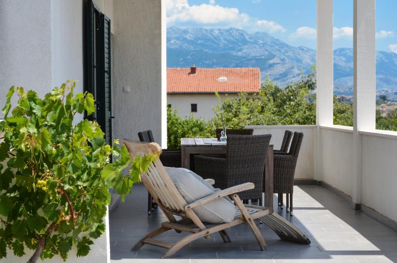 Holiday Home Nevera Kaštela Buitenkant foto