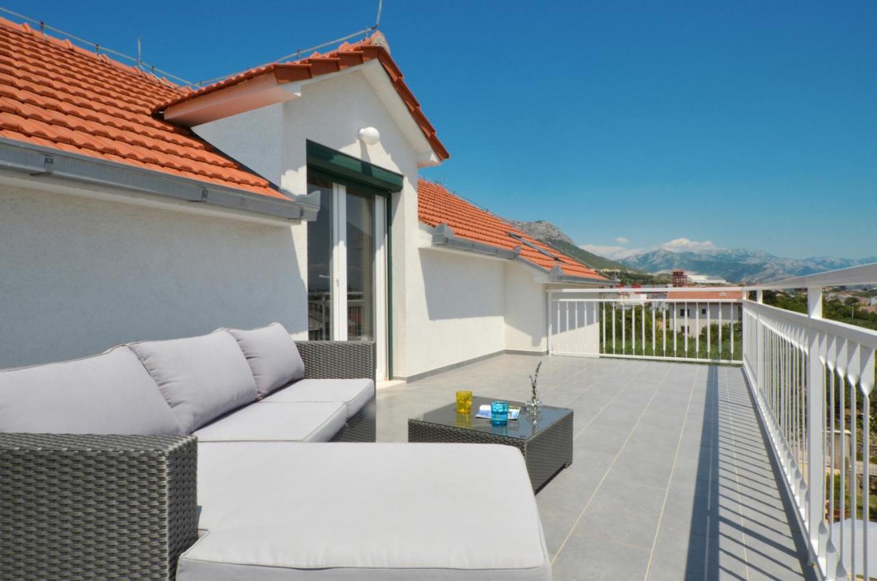 Holiday Home Nevera Kaštela Buitenkant foto