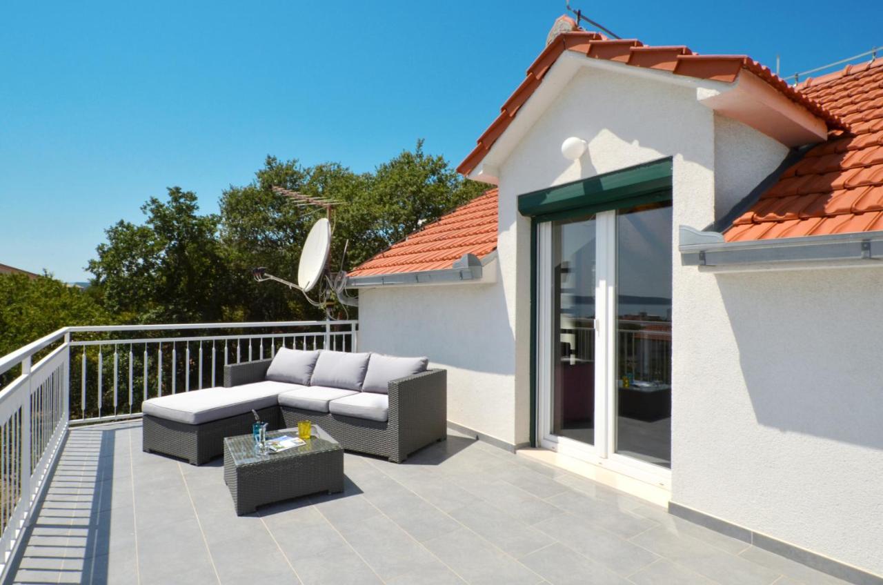 Holiday Home Nevera Kaštela Buitenkant foto