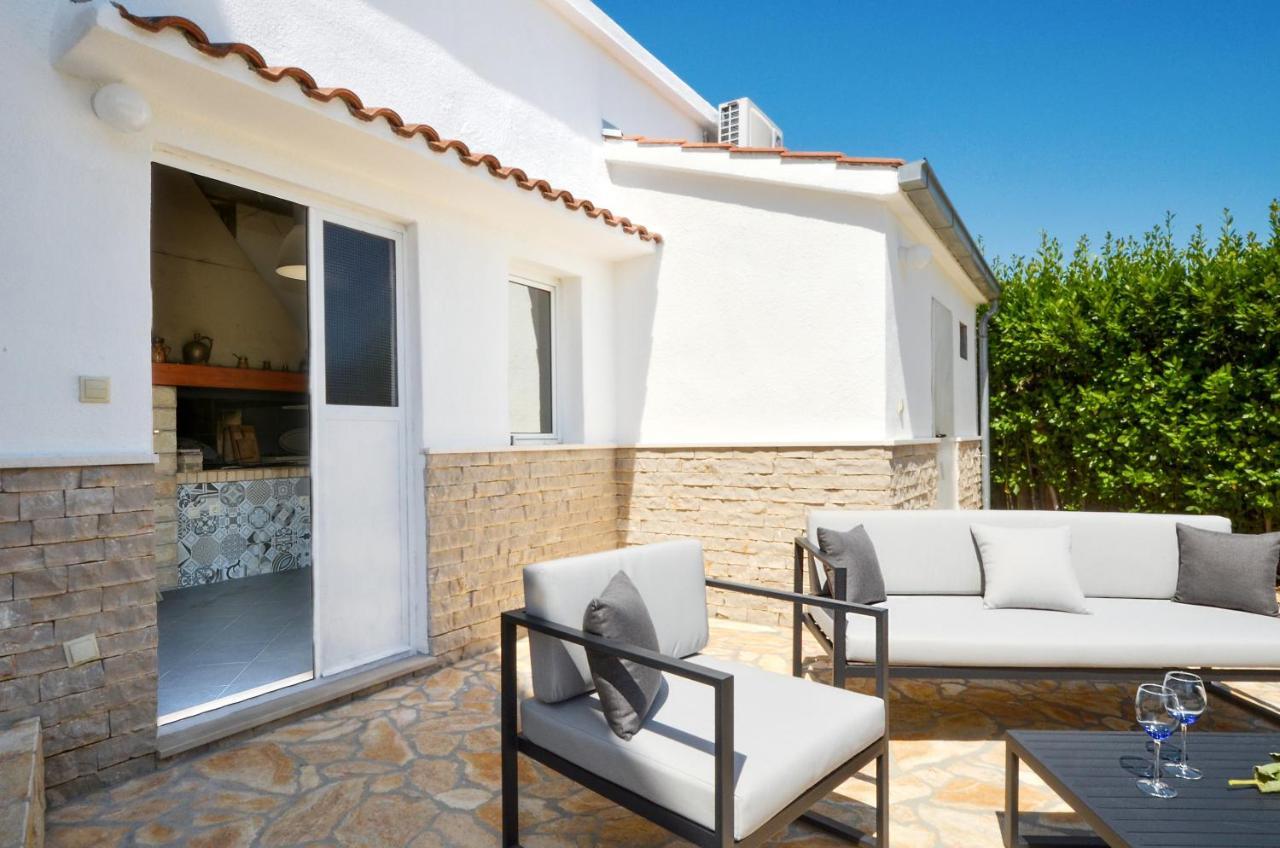 Holiday Home Nevera Kaštela Buitenkant foto